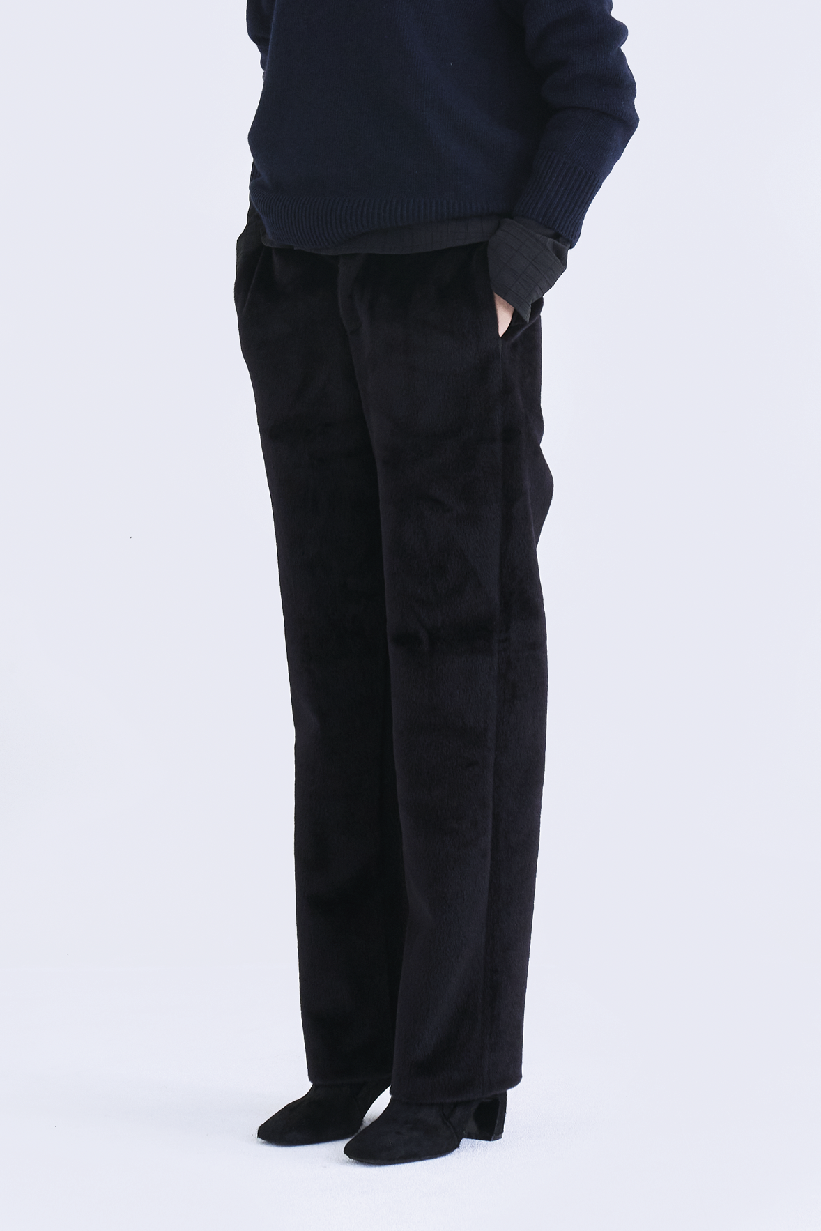 FUR CURVE TROUSERS (BLACK)