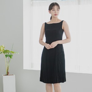 [대여] 블랙 도비실크 보우트넥 민소매 드레스
