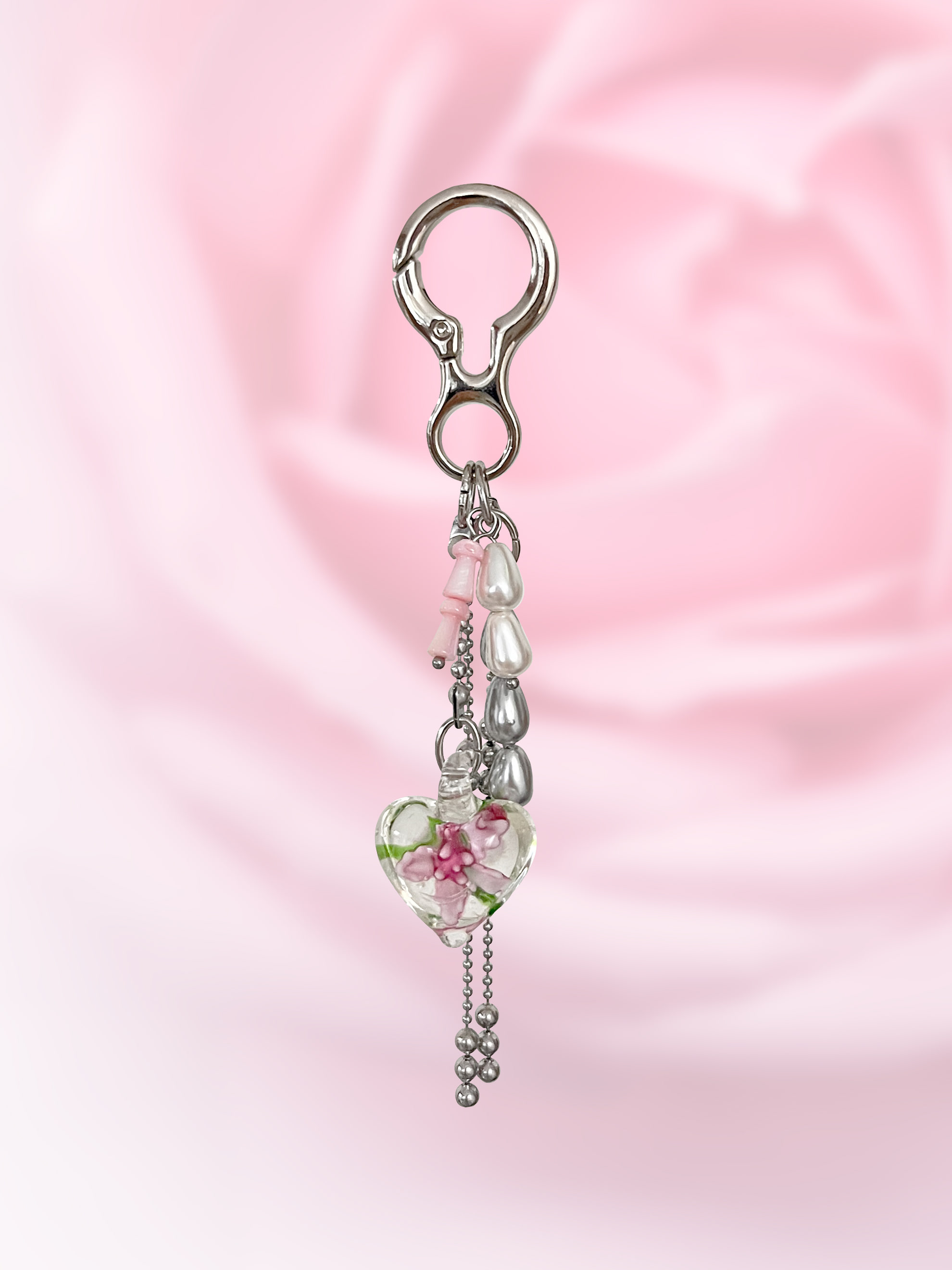 A piece of flower keyring (Pink)