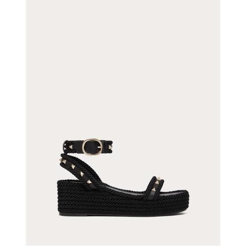 발렌티노 여성 에스파드류 웨지 Rockstud Flatform Sandal In Calfskin 45mm for Woman in Black | Valentino GB WS0GI3BAE_0NO