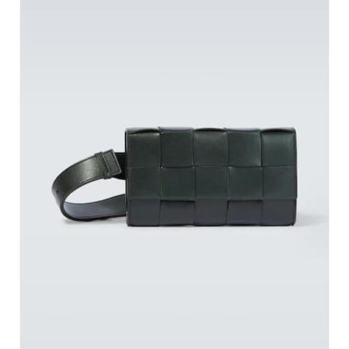 보테가베네타 남성 벨트백 Cassette leather belt bag P00773818