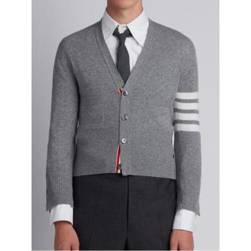 톰브라운 남성 니트웨어 Light Grey Cashmere 4 bar Short V neck Cardigan MKCS01A-00011-055