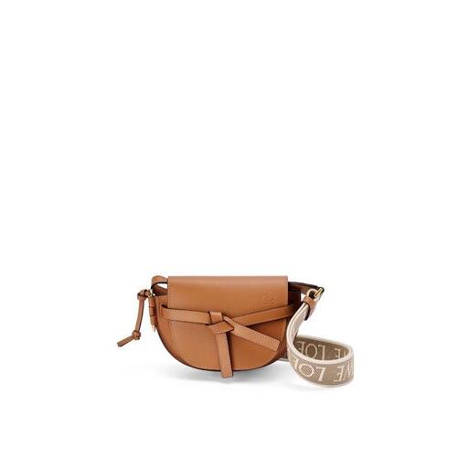 로에베 여성 벨트백 Mini Gate Dual bag in soft calfskin&amp;jacquard Tan A650N46X13-2530