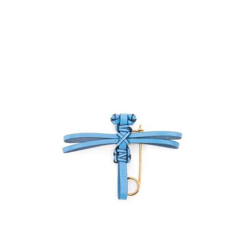로에베 남성 키링 가죽소품 Dragonfly pin charm in calfskin Sky Blue C621232X88-5145