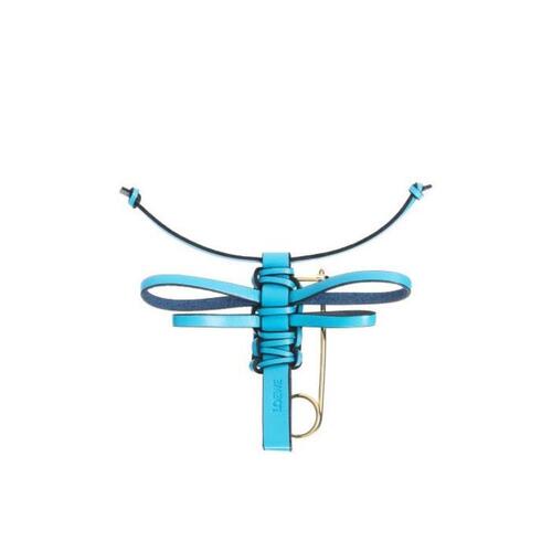 로에베 여성 키링 가죽소품 Butterfly pin charm in calfskin&amp;metal Cyan C621232X89