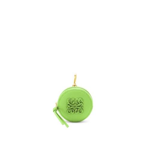 로에베 남성 키링 가죽소품 Inflated Anagram cookie charm in silk calfskin Pea Green Glaze C794419X01-8611