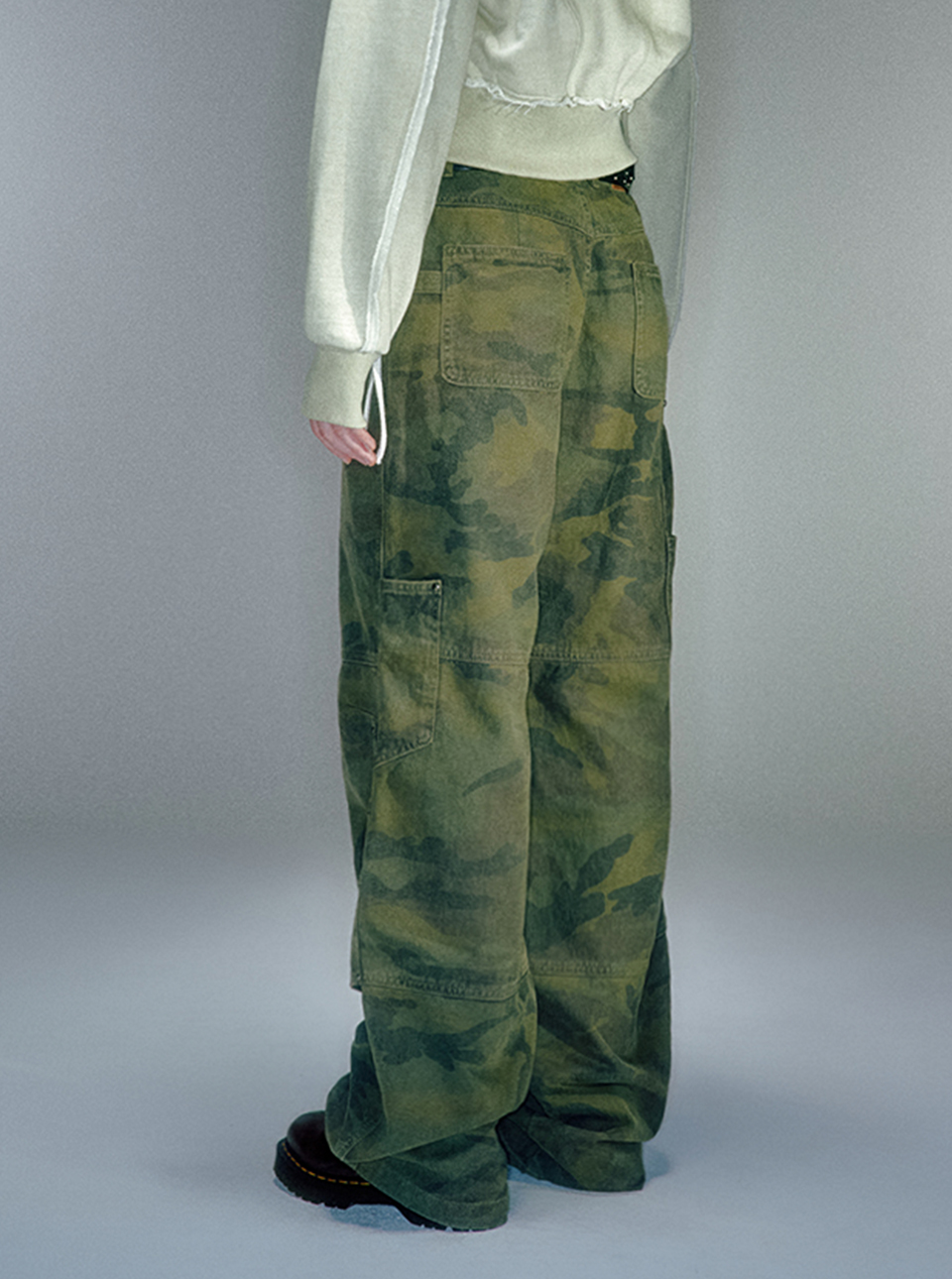 WOMEN - WOMEN - vacantarchive