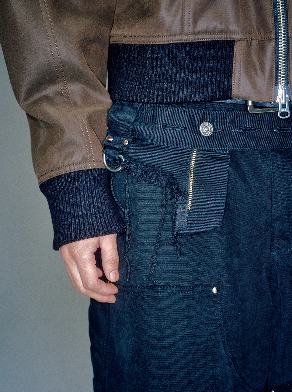 RESTOCK) AARON LAYERED POCKET BELT BLACK - vacantarchive
