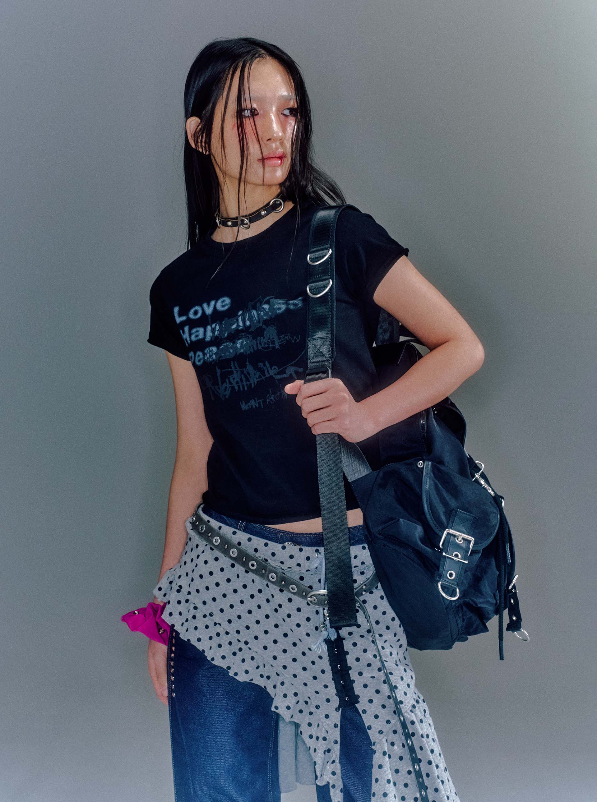【VACANT ARCHIVE】DELLA ARTWORK T-SHIRT WOMEN) DELLA ARTWORK T-SHIRT BLACK - vacantarchive