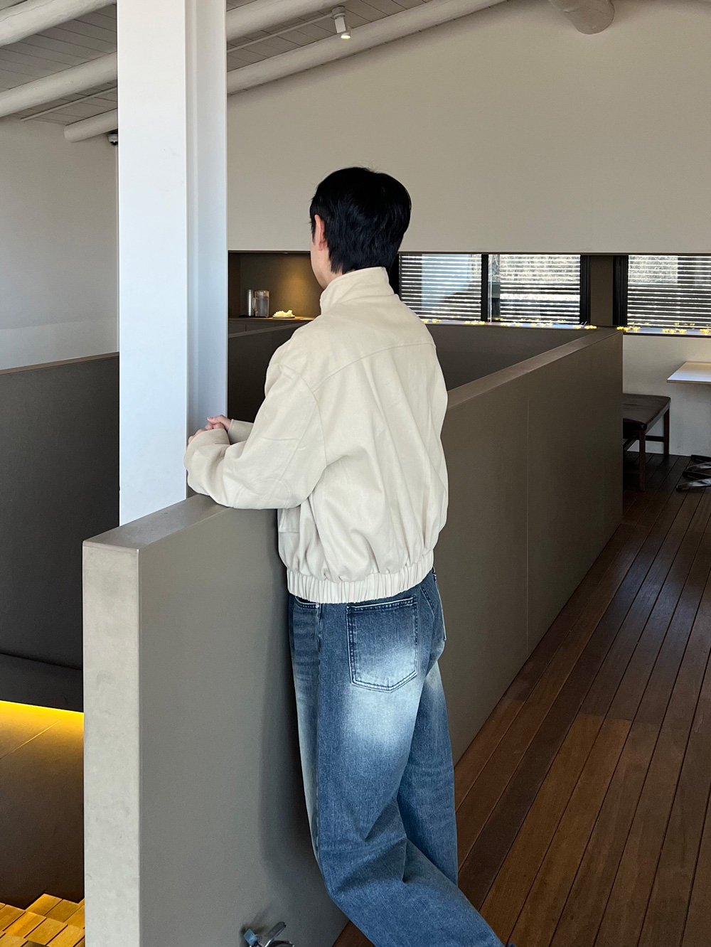 재킷 모델 착용 이미지-S1L48