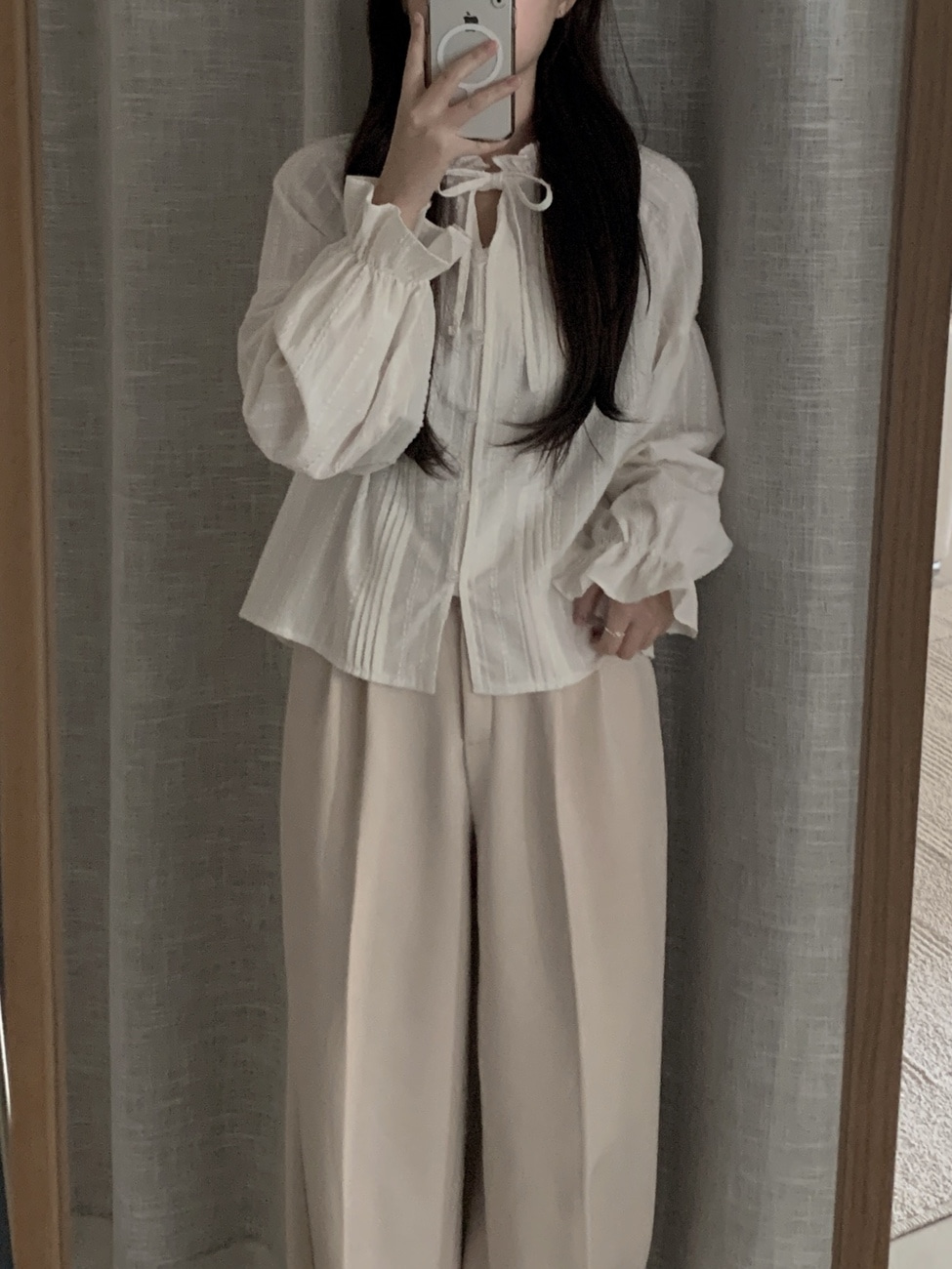 로엔 여성 긴팔 레이어드 이너 프릴 리본 핀턱 루즈핏 블라우스