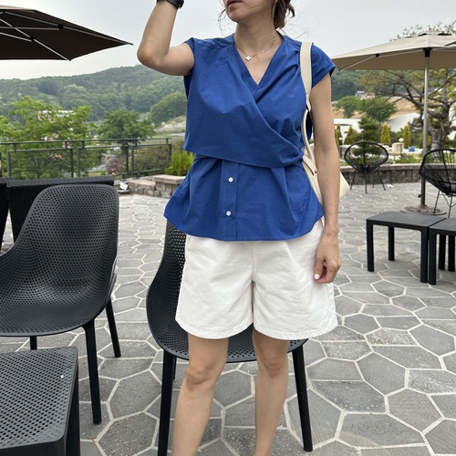 (독특해요 )랩 블라우스(크림 블루)