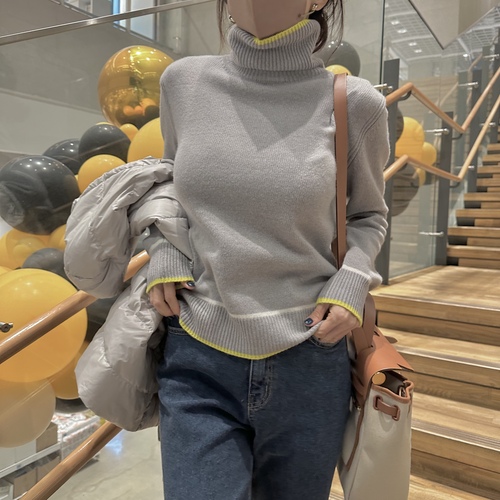 (당일) 퀼 라인 배색 목폴라(배색조화세련)
