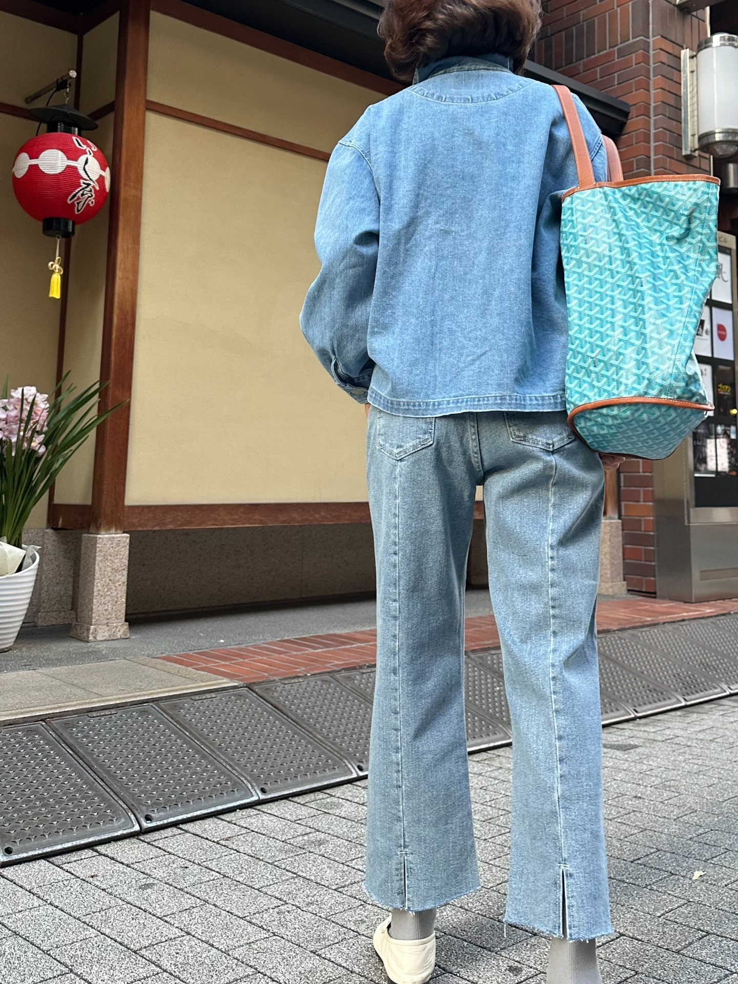 (라지당일)델 뒷절개 컷팅 연청 데님(전체속밴딩)