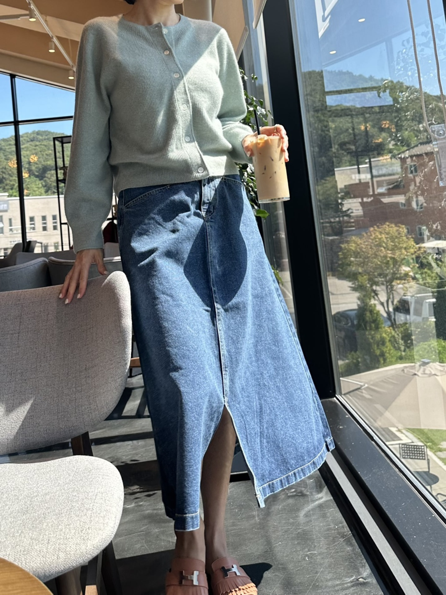 벨비 앞트임 데님 스커트