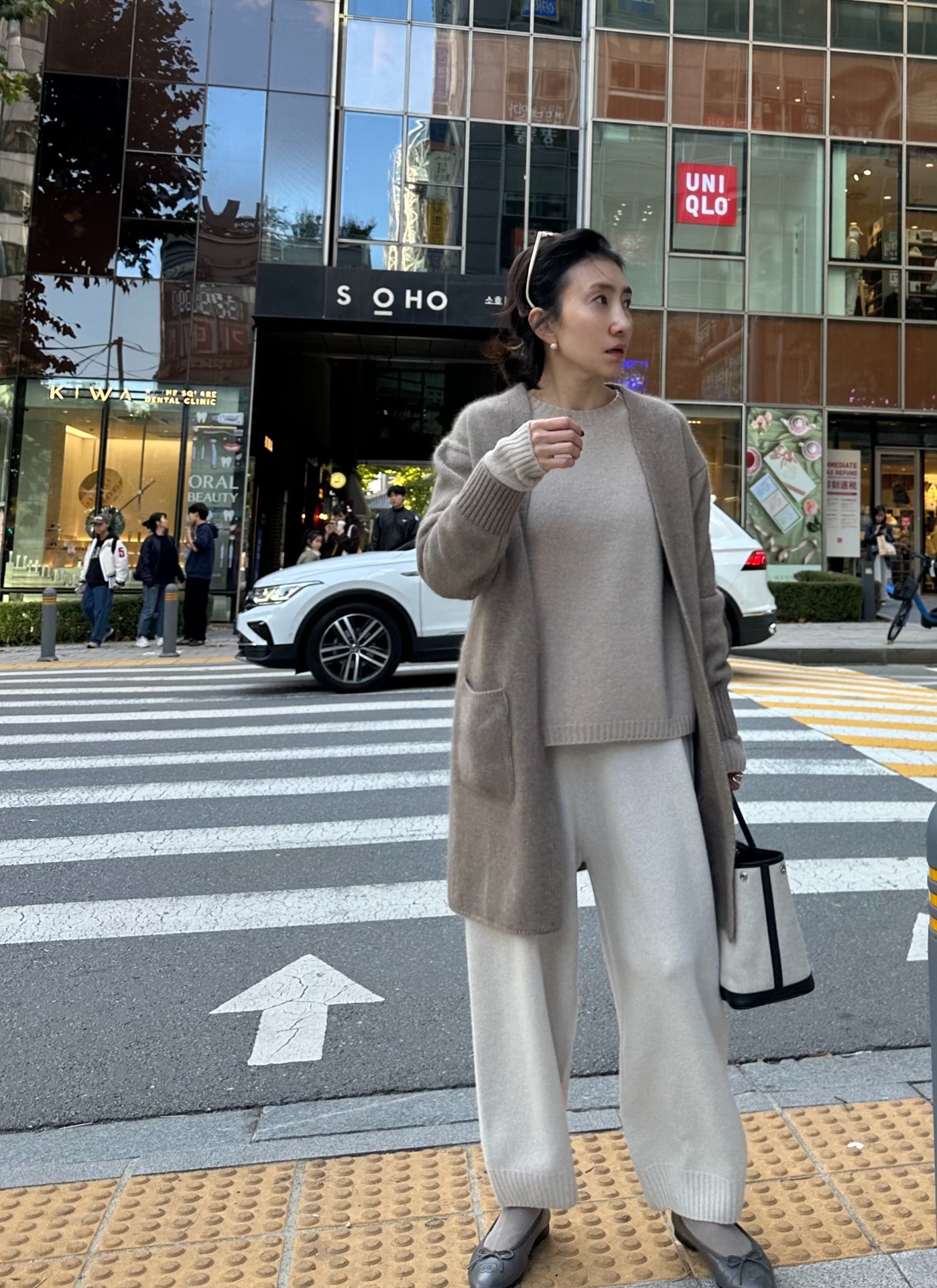 캐벨 핀턱 와이드 니트팬츠