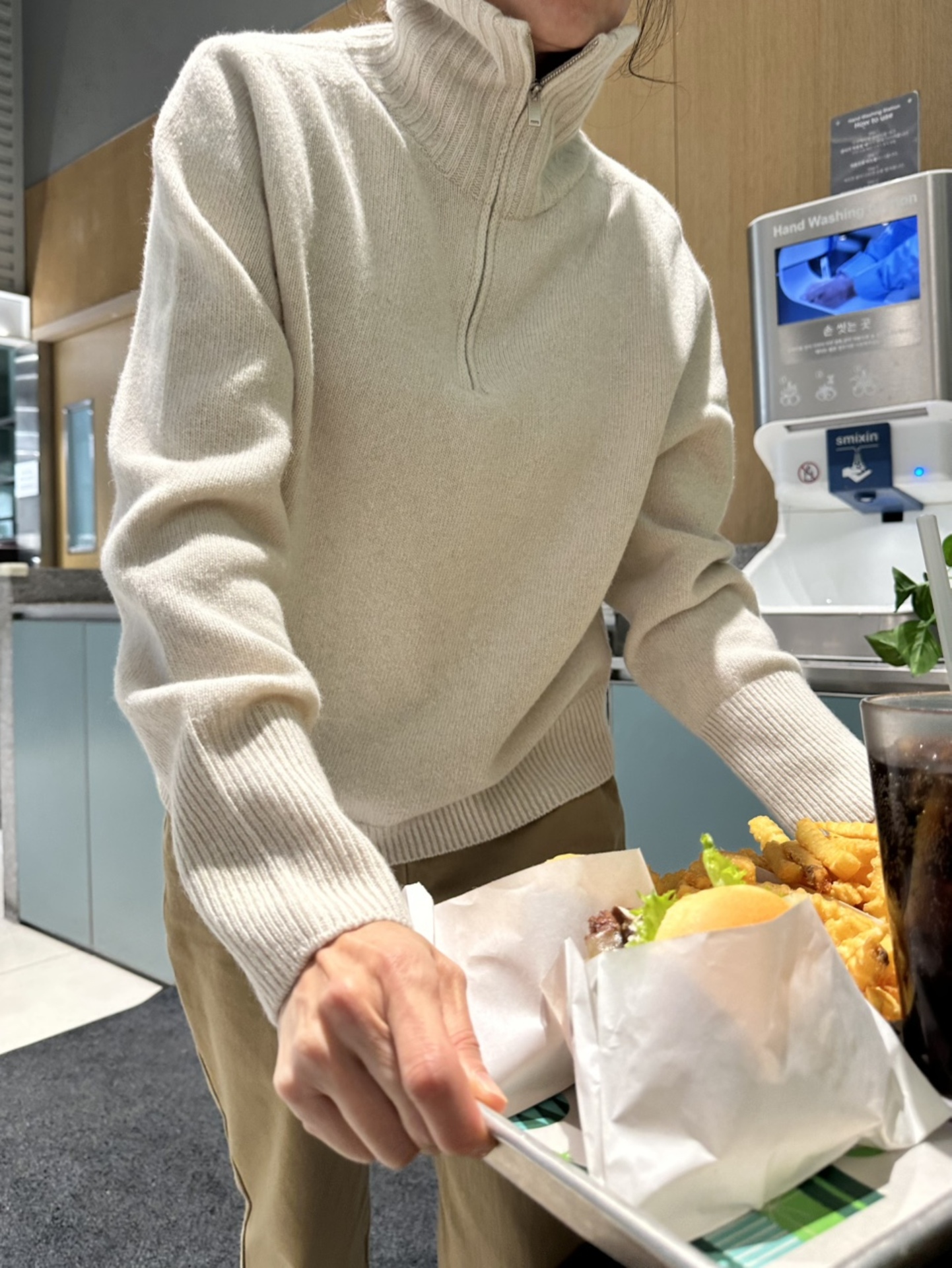 (추천) 클래식 캐시울 반집업 니트