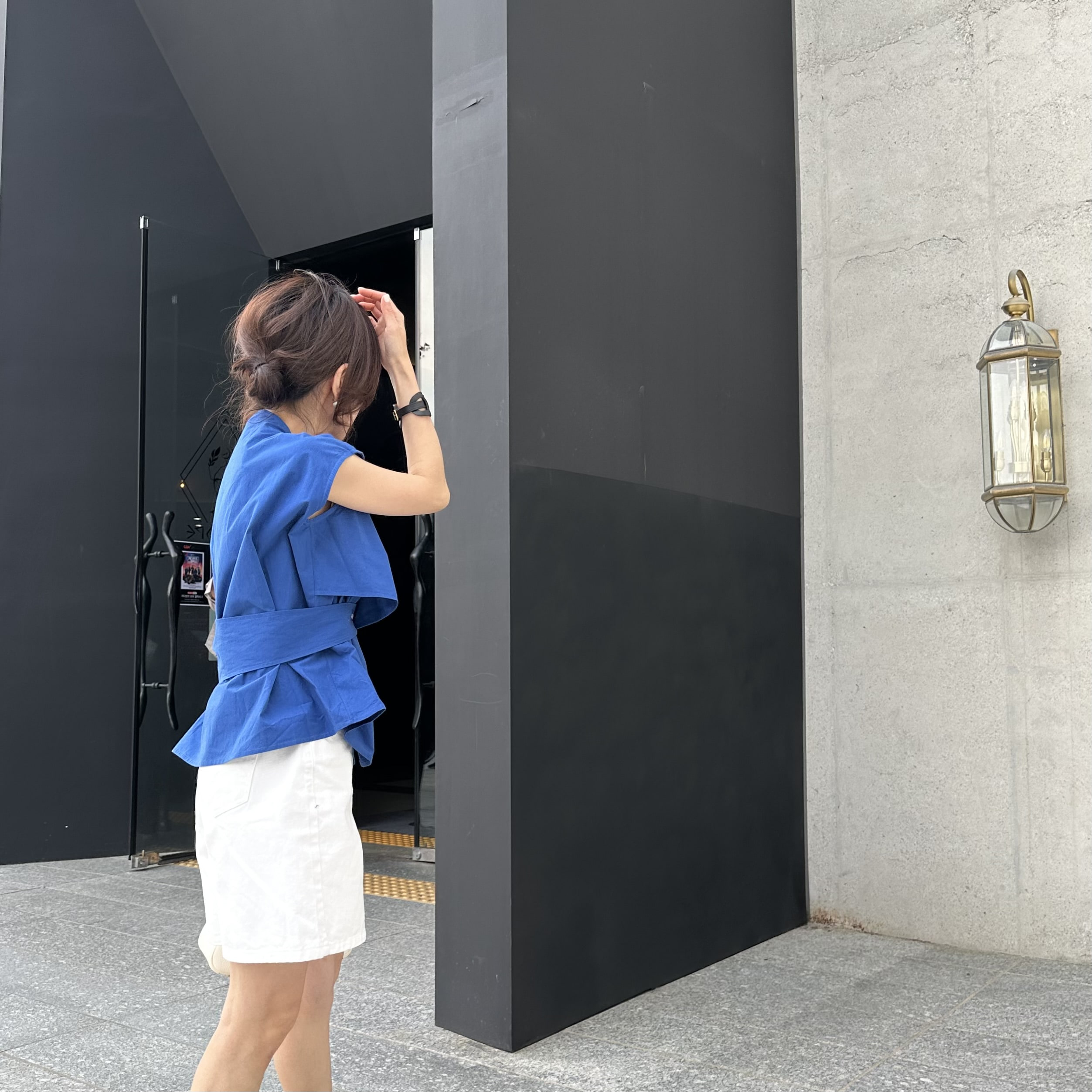 (독특해요 )랩 블라우스(크림 블루)