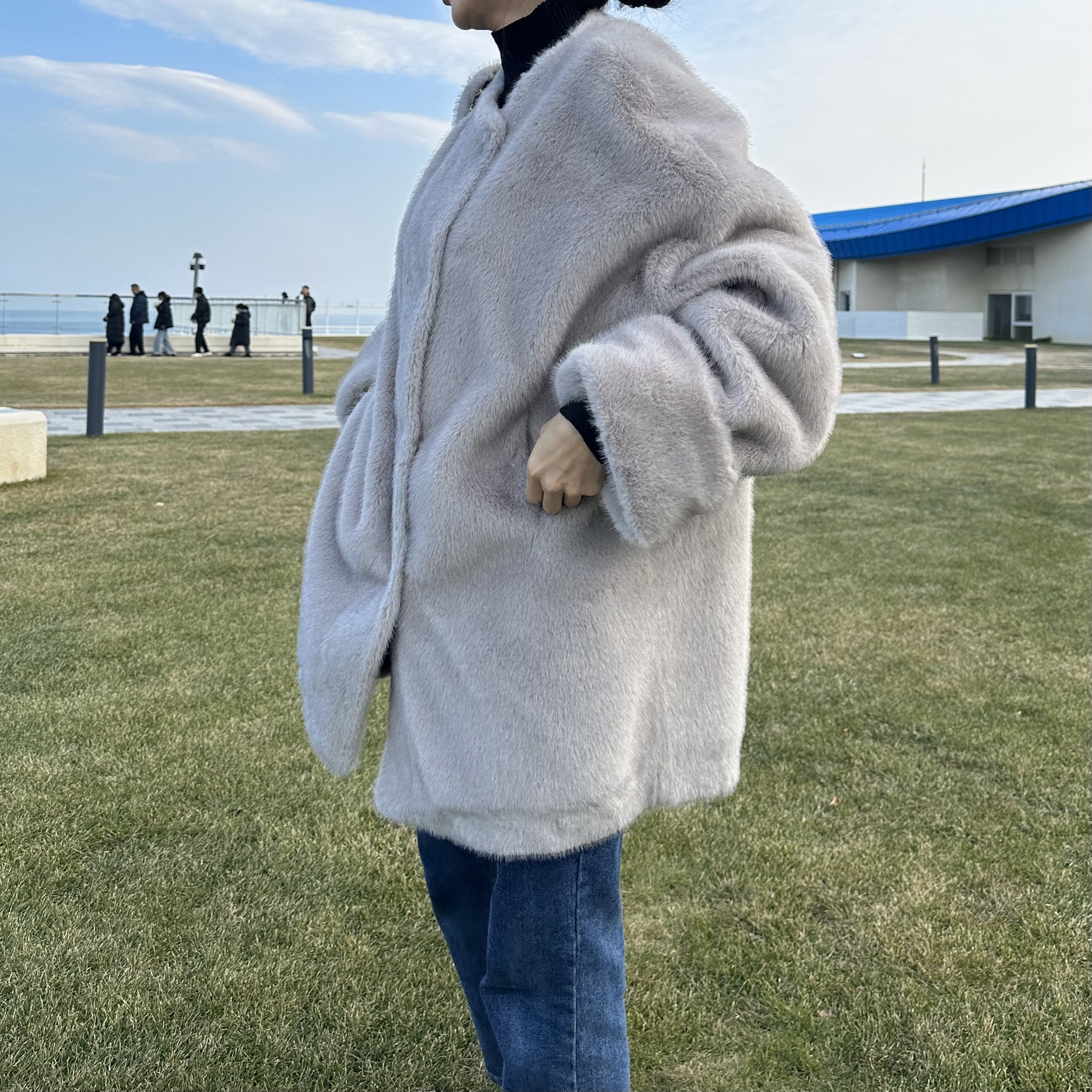 (부드러워요 오버핏) 프롤리 롤업 퍼 하프코트