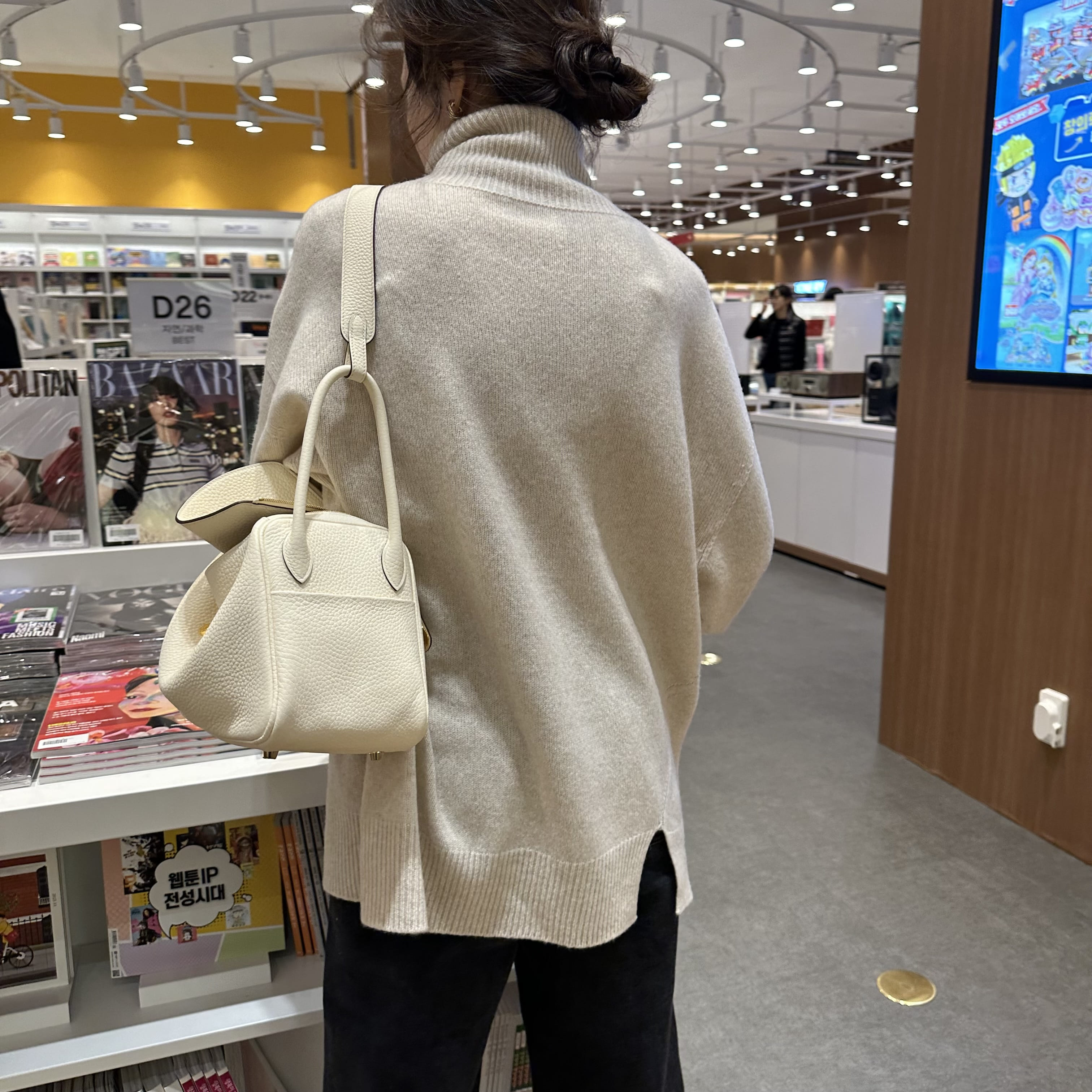(예쁜루즈핏) 클로우 터틀 홀가니트
