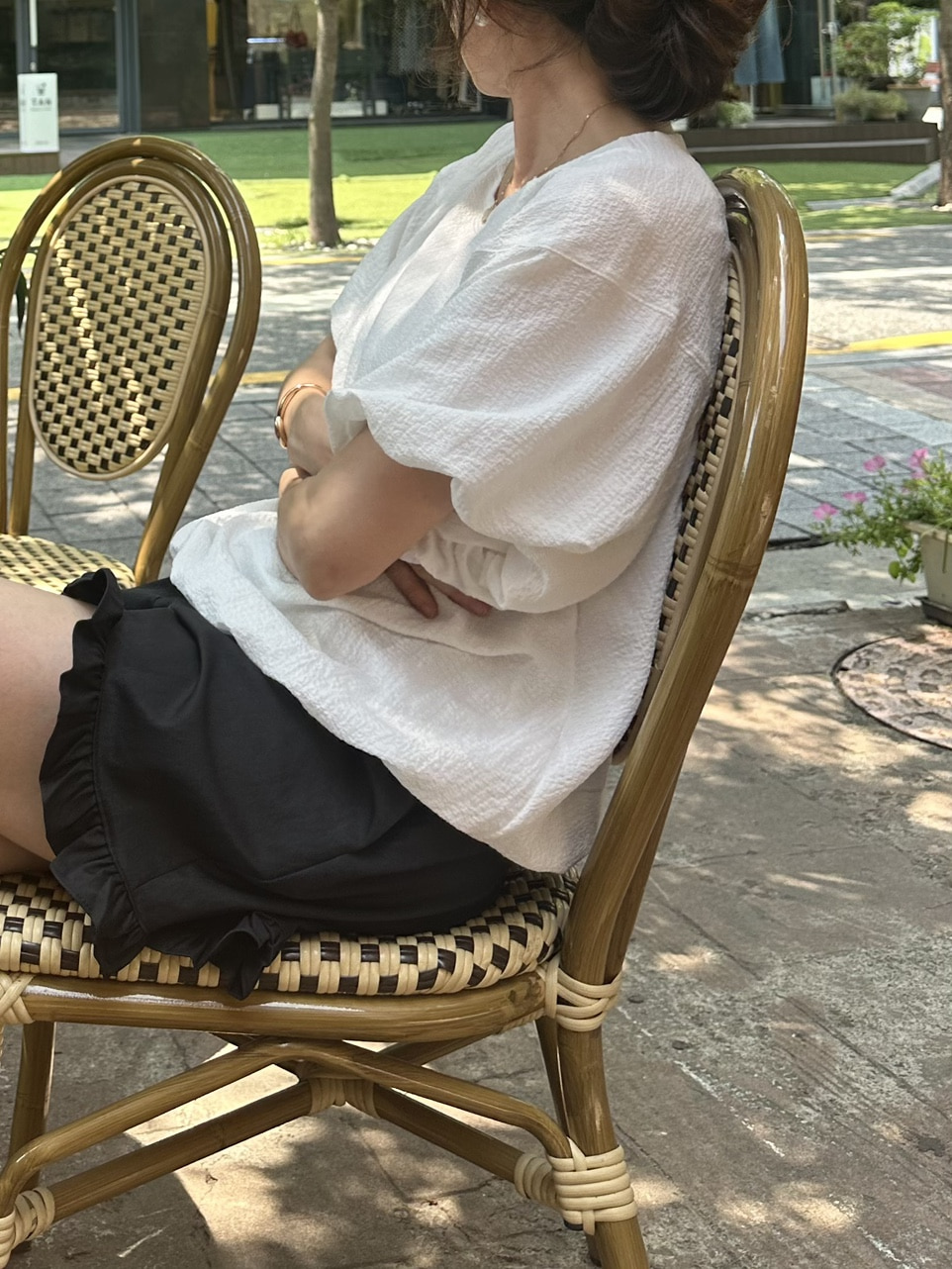플비 시어서커 퍼프 밴딩 블라우스
