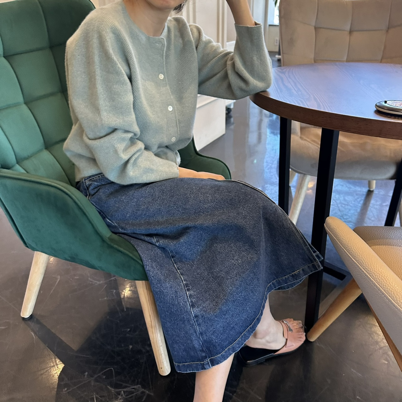 벨비 앞트임 데님 스커트