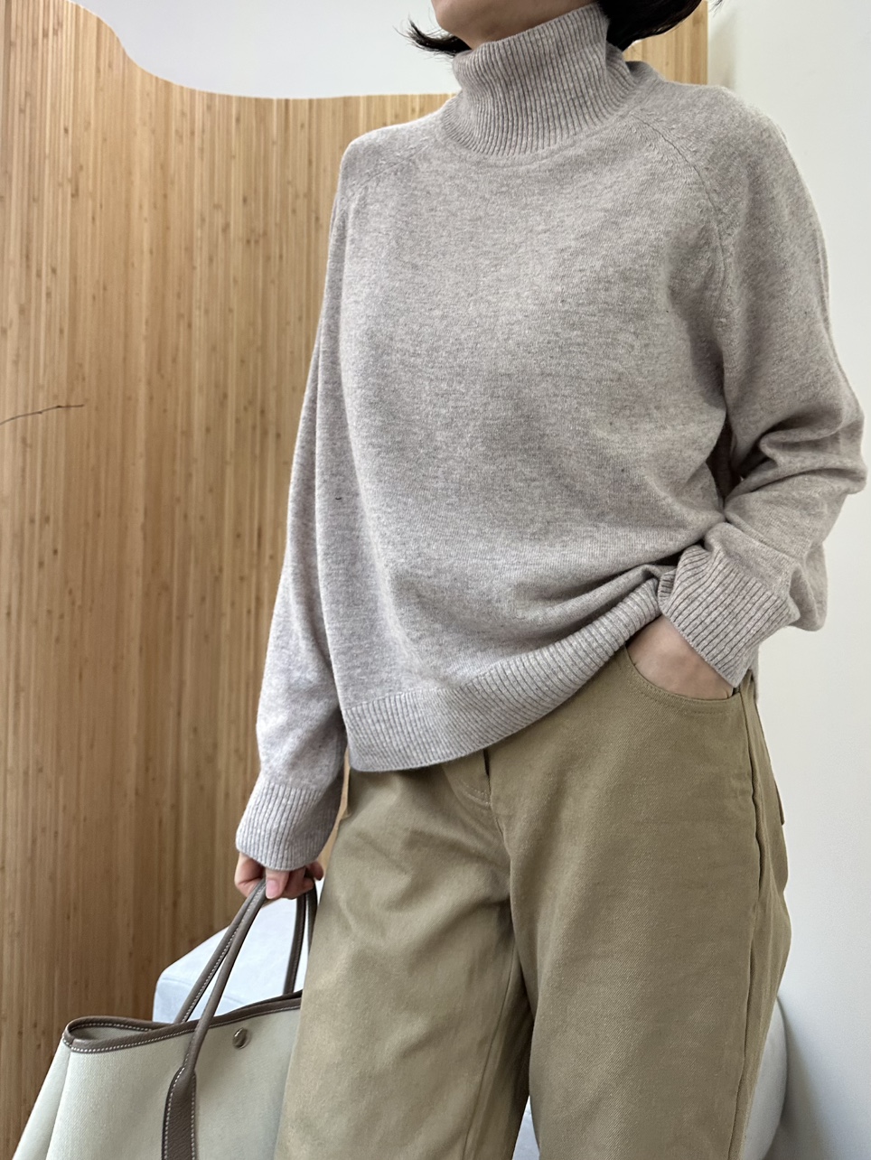 류델 루즈 터틀넥