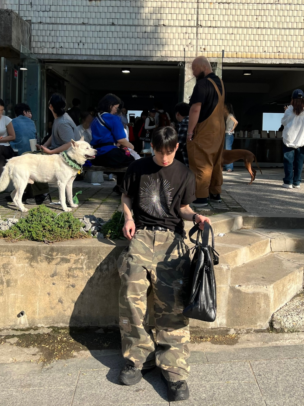 반팔 티셔츠 모델 착용 이미지-S1L16