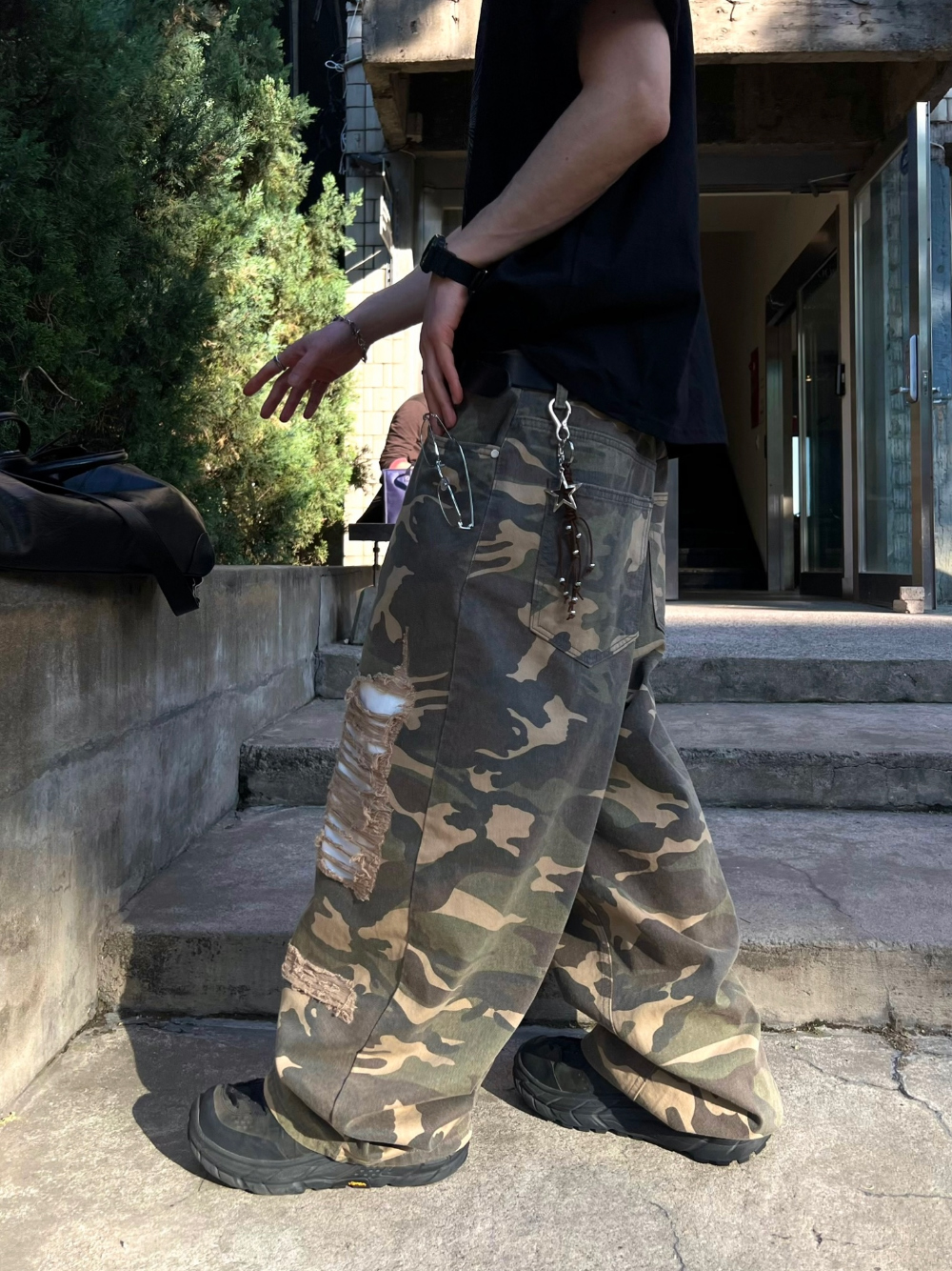 바지 모델 착용 이미지-S1L23