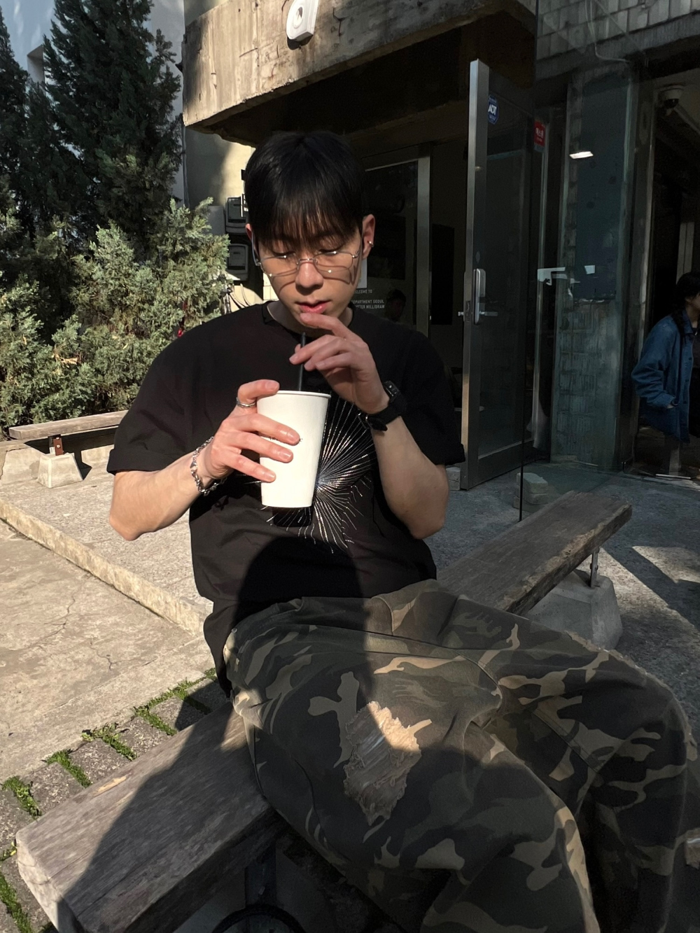 반팔 티셔츠 모델 착용 이미지-S1L27