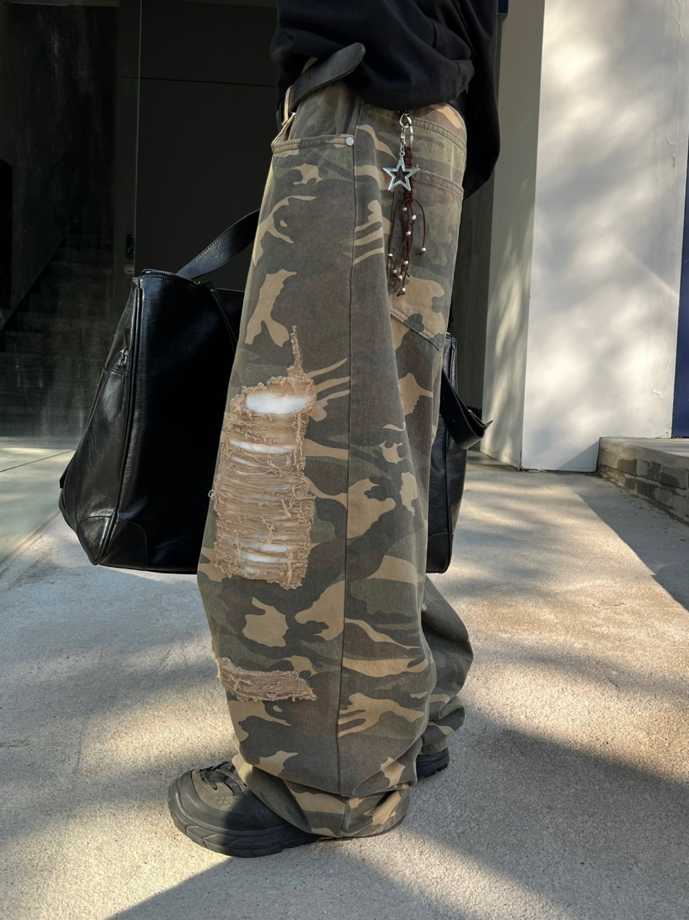 바지 모델 착용 이미지-S1L12