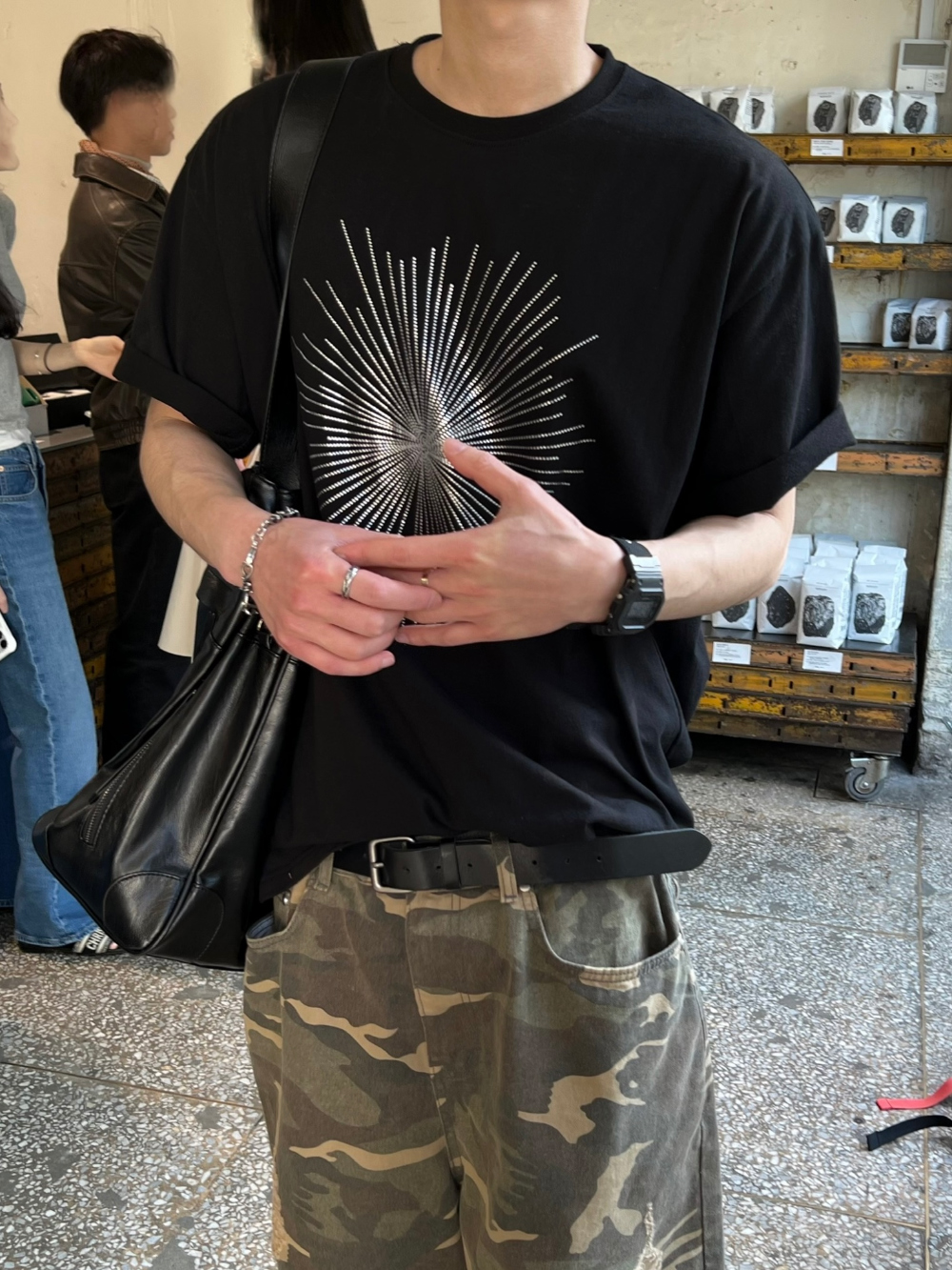 반팔 티셔츠 모델 착용 이미지-S1L15