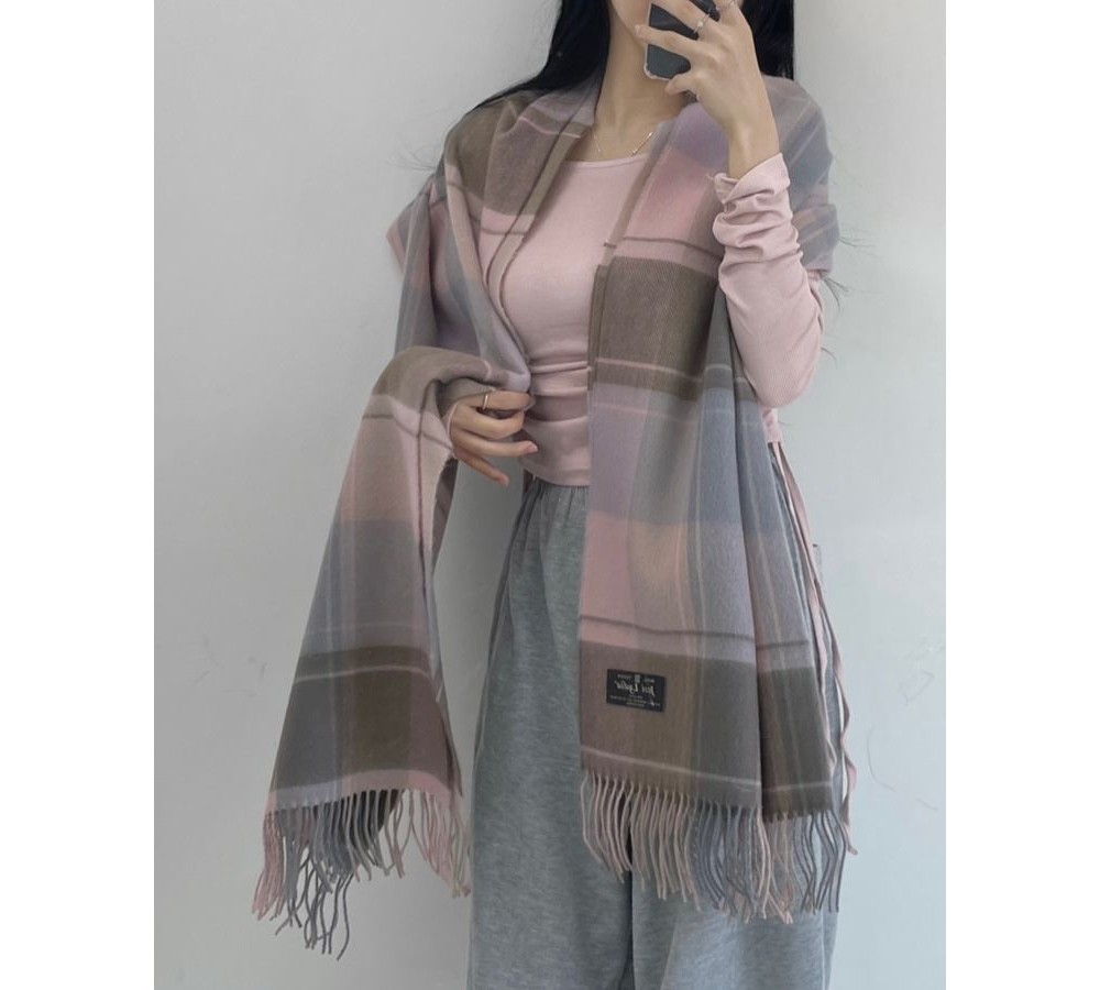 머플러 모델 착용 이미지-S1L22