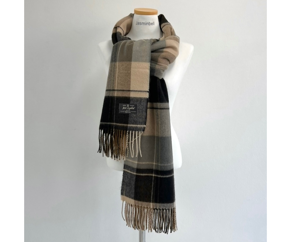 머플러 모델 착용 이미지-S1L32