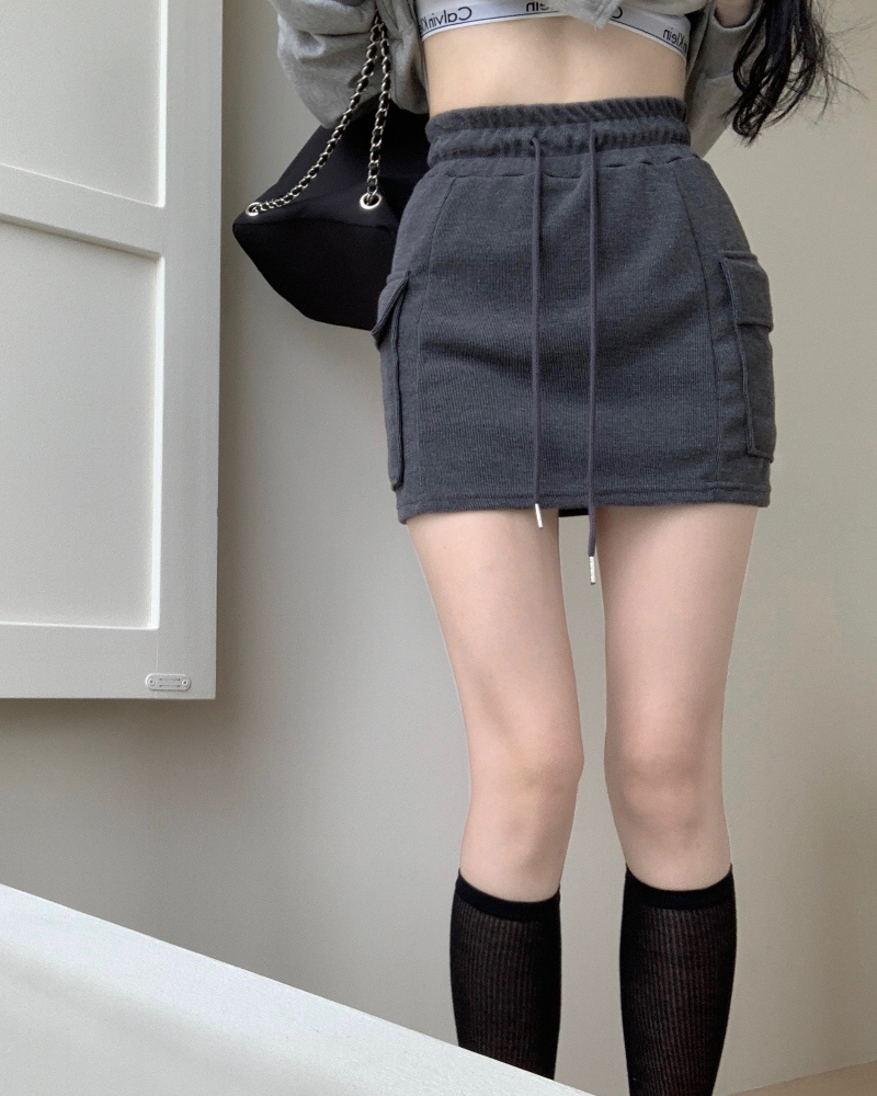 미니 스커트 모델 착용 이미지-S1L4
