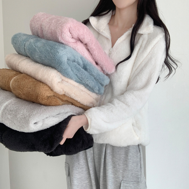 재킷 모델 착용 이미지-S1L3