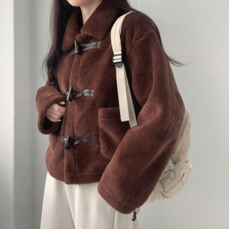 머플러 모델 착용 이미지-S2L7