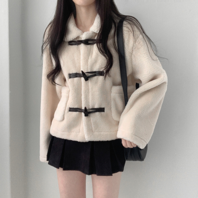 머플러 모델 착용 이미지-S2L4