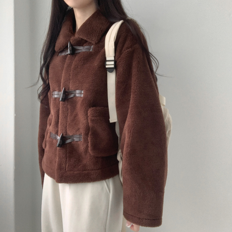 머플러 모델 착용 이미지-S2L9