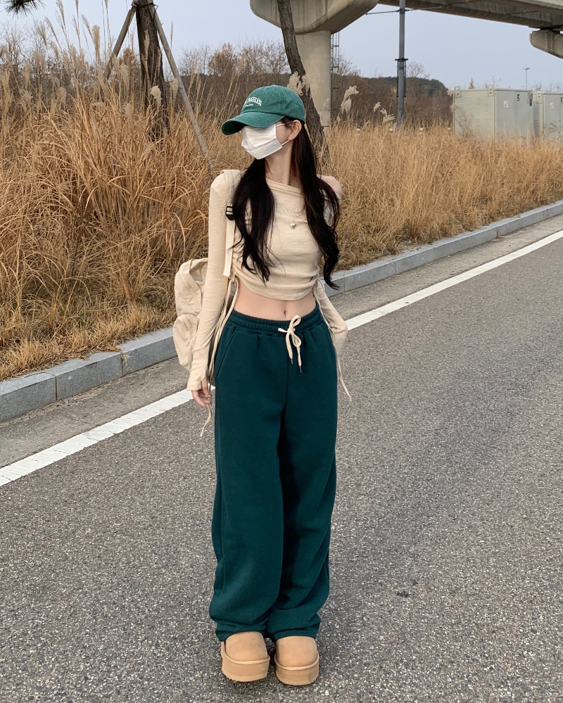 바지 모델 착용 이미지-S2L3