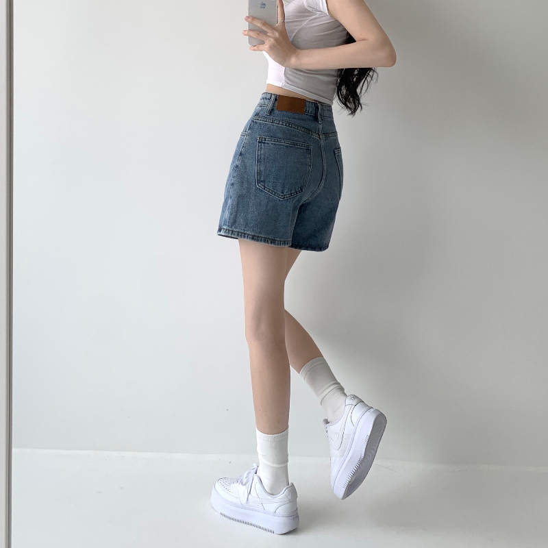 반바지 모델 착용 이미지-S1L8