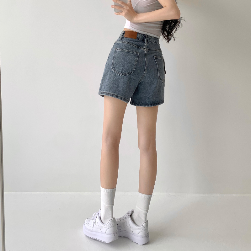 반바지 모델 착용 이미지-S1L11