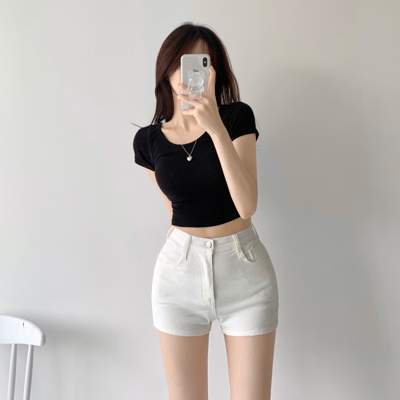 반바지 모델 착용 이미지-S4L16