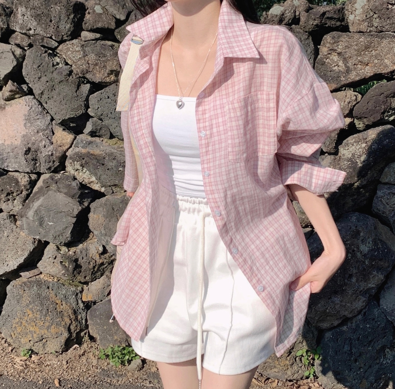 블라우스 모델 착용 이미지-S1L3