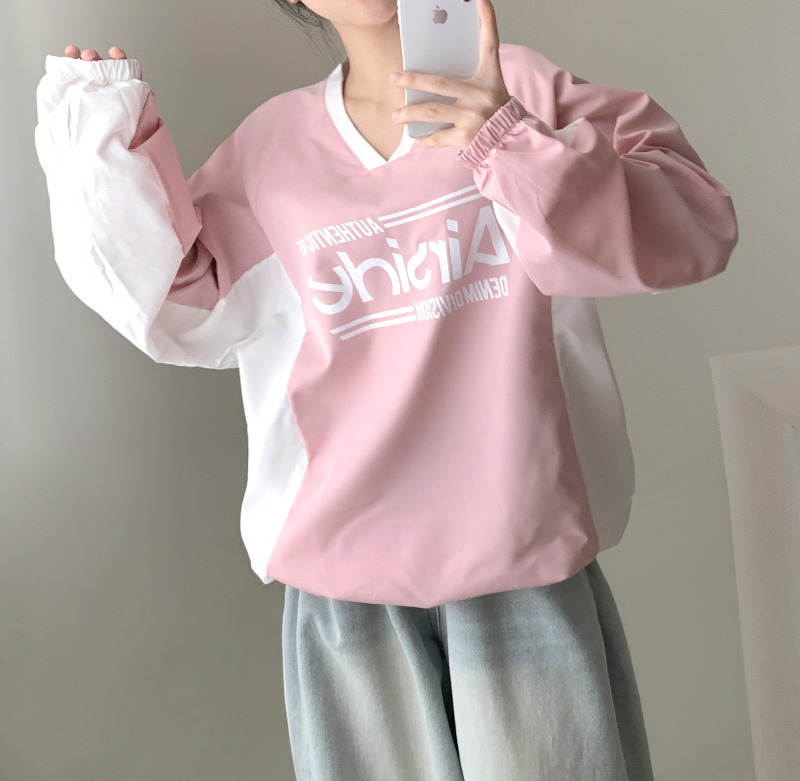 긴팔 티셔츠 모델 착용 이미지-S1L8