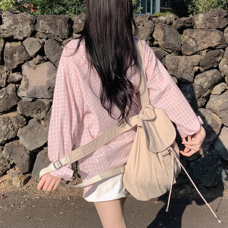 블라우스 모델 착용 이미지-S1L8