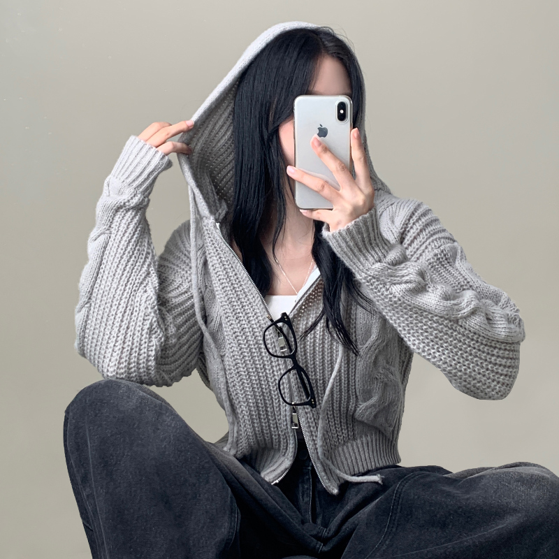 카디건 모델 착용 이미지-S1L3