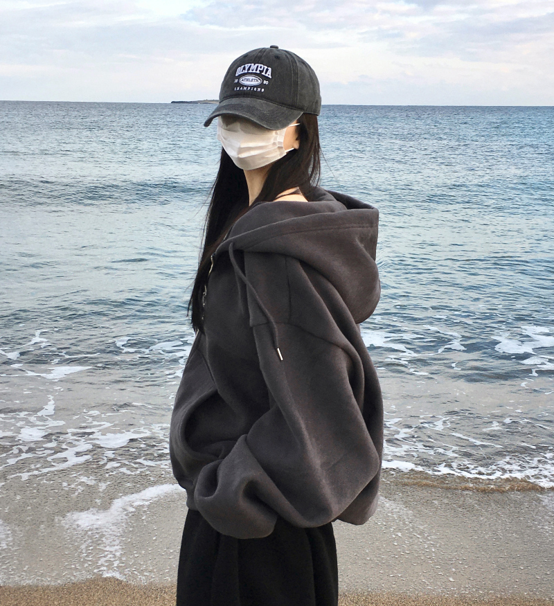 긴팔 티셔츠 모델 착용 이미지-S1L9