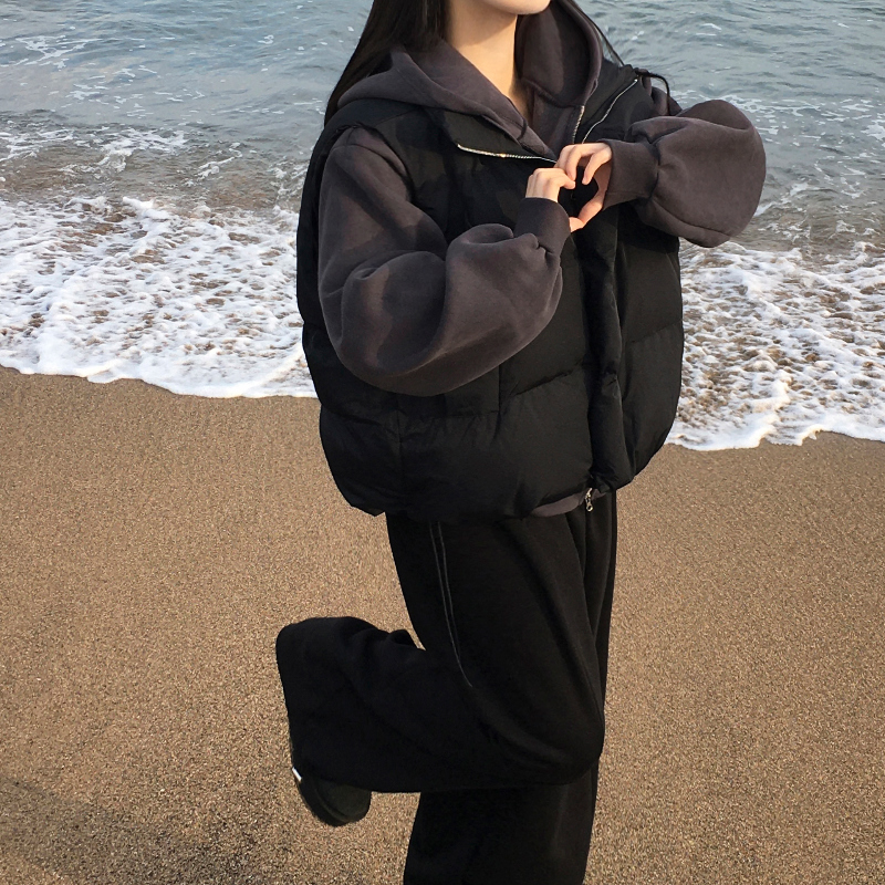 패딩 모델 착용 이미지-S1L14