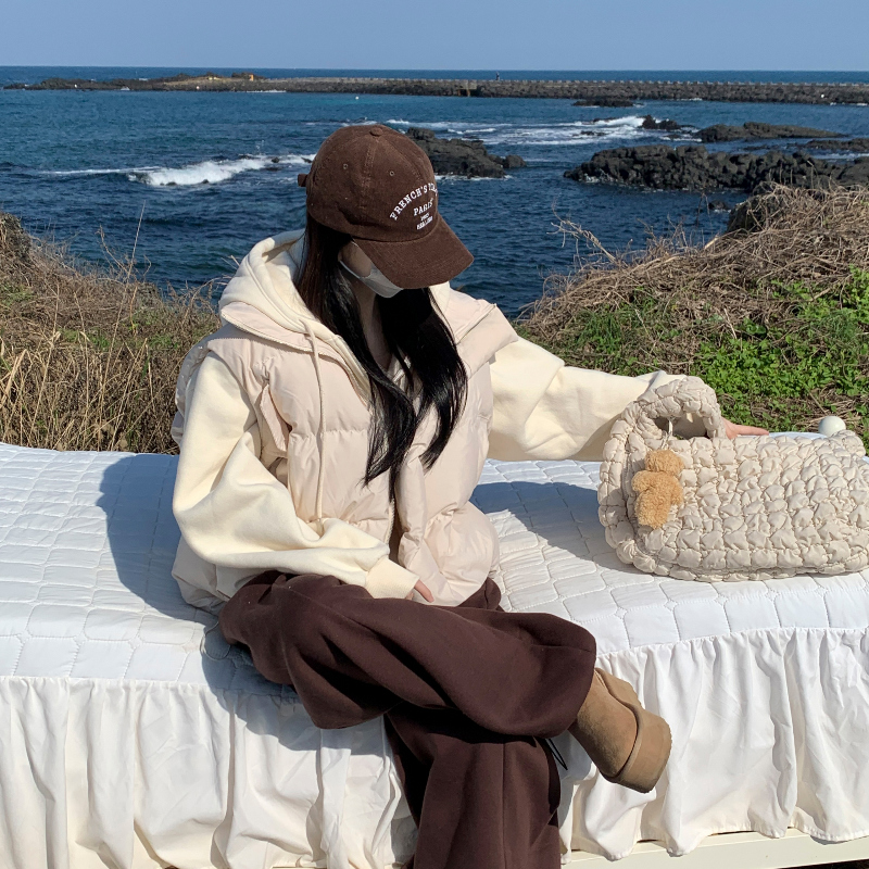 패딩 모델 착용 이미지-S1L24